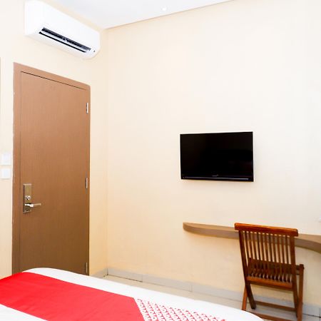 Hotel Oyo 379 Grand Mundu Semarang Zewnętrze zdjęcie