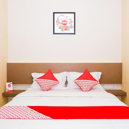 Hotel Oyo 379 Grand Mundu Semarang Zewnętrze zdjęcie