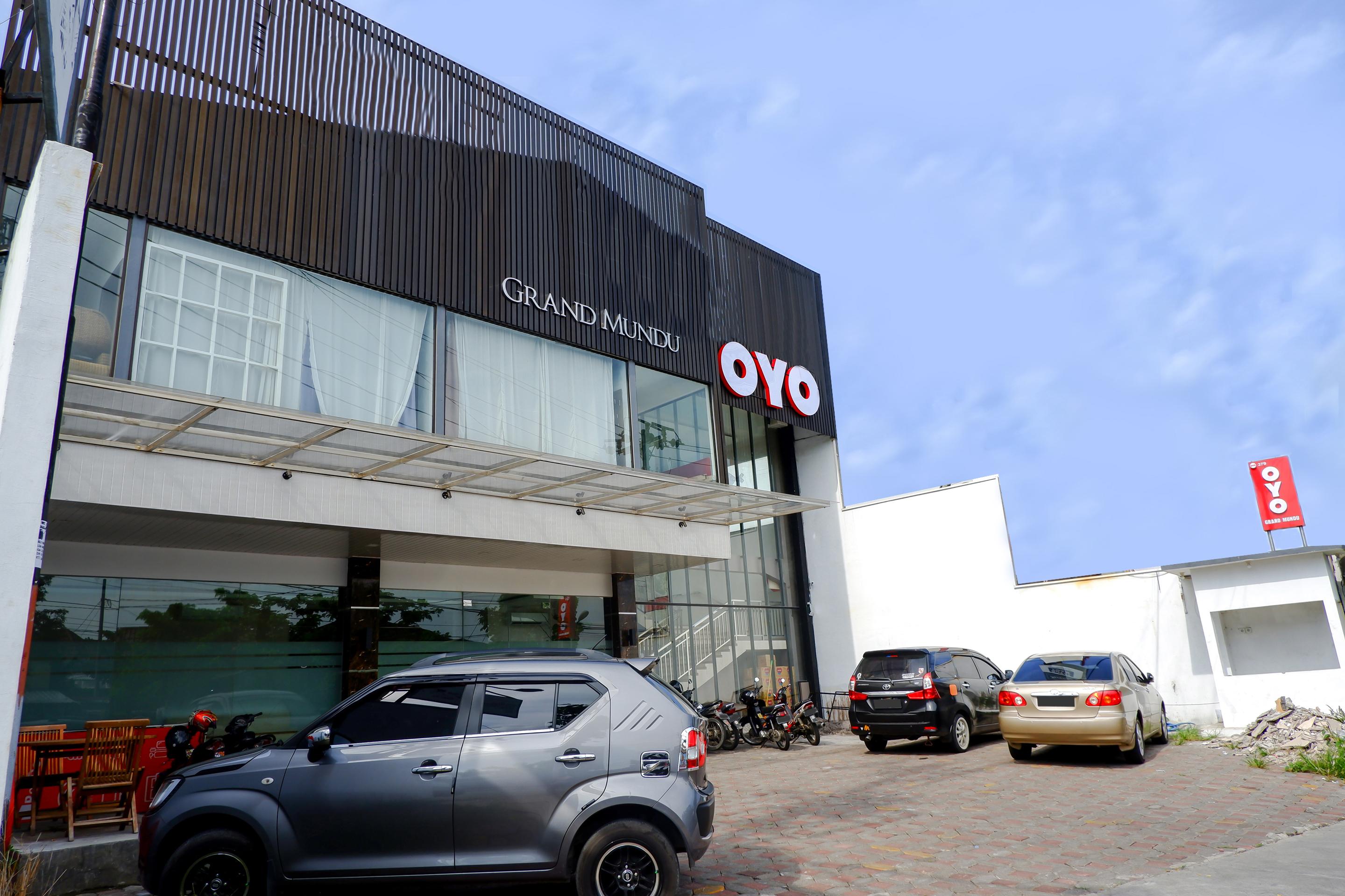 Hotel Oyo 379 Grand Mundu Semarang Zewnętrze zdjęcie