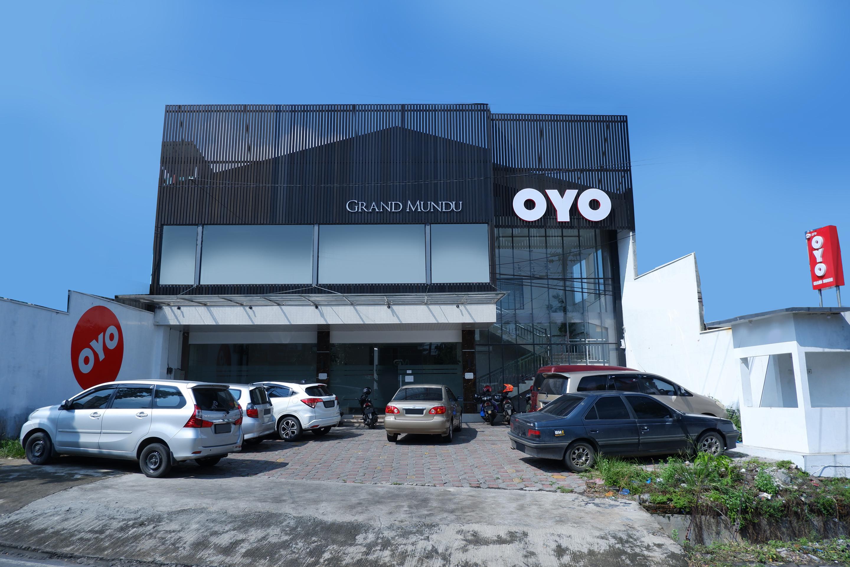 Hotel Oyo 379 Grand Mundu Semarang Zewnętrze zdjęcie