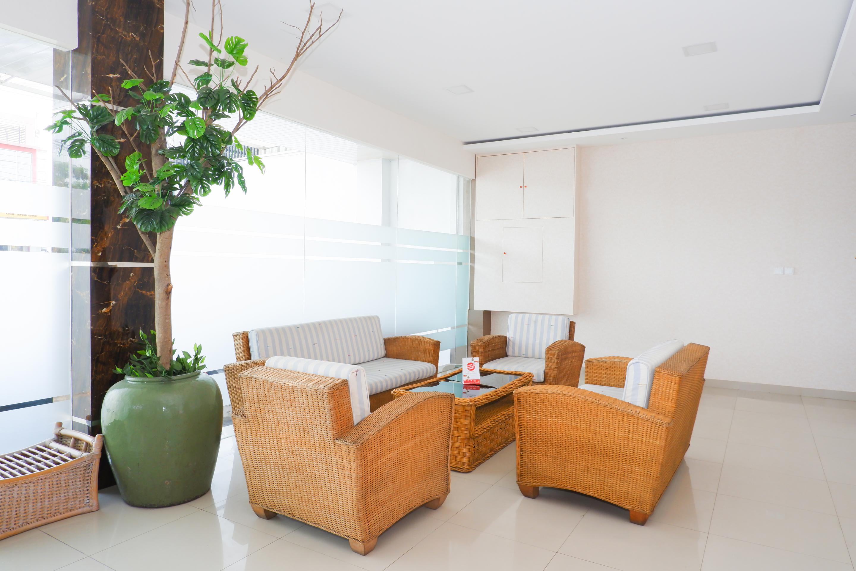 Hotel Oyo 379 Grand Mundu Semarang Zewnętrze zdjęcie